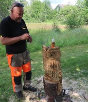 Valmista tuli. Kyllä kelpaa ihailla lopputulosta. Tekijänä taideveisto Räsänen, jonka toimipiste sijaitsee Laitilassa.