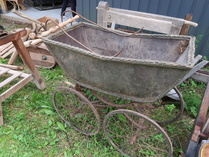 Taitaa olla melkoisesti aikaa siitä, kun näissä vaunuissa on vauvaa nukutettu.