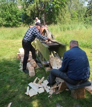 Syöttäjän ja vastaanottaman ote ei missään vaiheessa saa livetä.