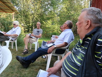 Yhteislauluillassa soivat tutut ja perinteiset sävelet.