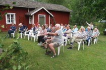 Pyhärannan eläkeläisten nostalgiamatka poikkesi heinäkuussa myös Helinin torpalla.