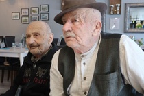 Museon kokoelmat ovat kesän 2022 aikana kasvaneet mm. Pyhämaasta saaduilla lahjoituksilla. Into Jusi ja Jarmo Varjonen kertoivat värikkäästi, miten kylvökoneen hankinta rahoitettiin ja miten näppärästi puiden kuljetus tukkireellä onnistui.