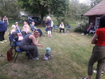 Väkeä aurinkoisena päivänä oli liikkeellä ihan mukavasti.