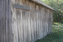 Rantavaja harmaantuu entisestään Rihtniemen kylänrannassa.